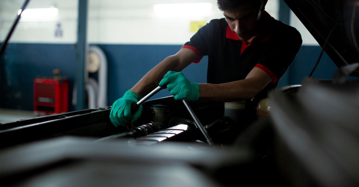 locksmith service technician — Mike Locksmiths